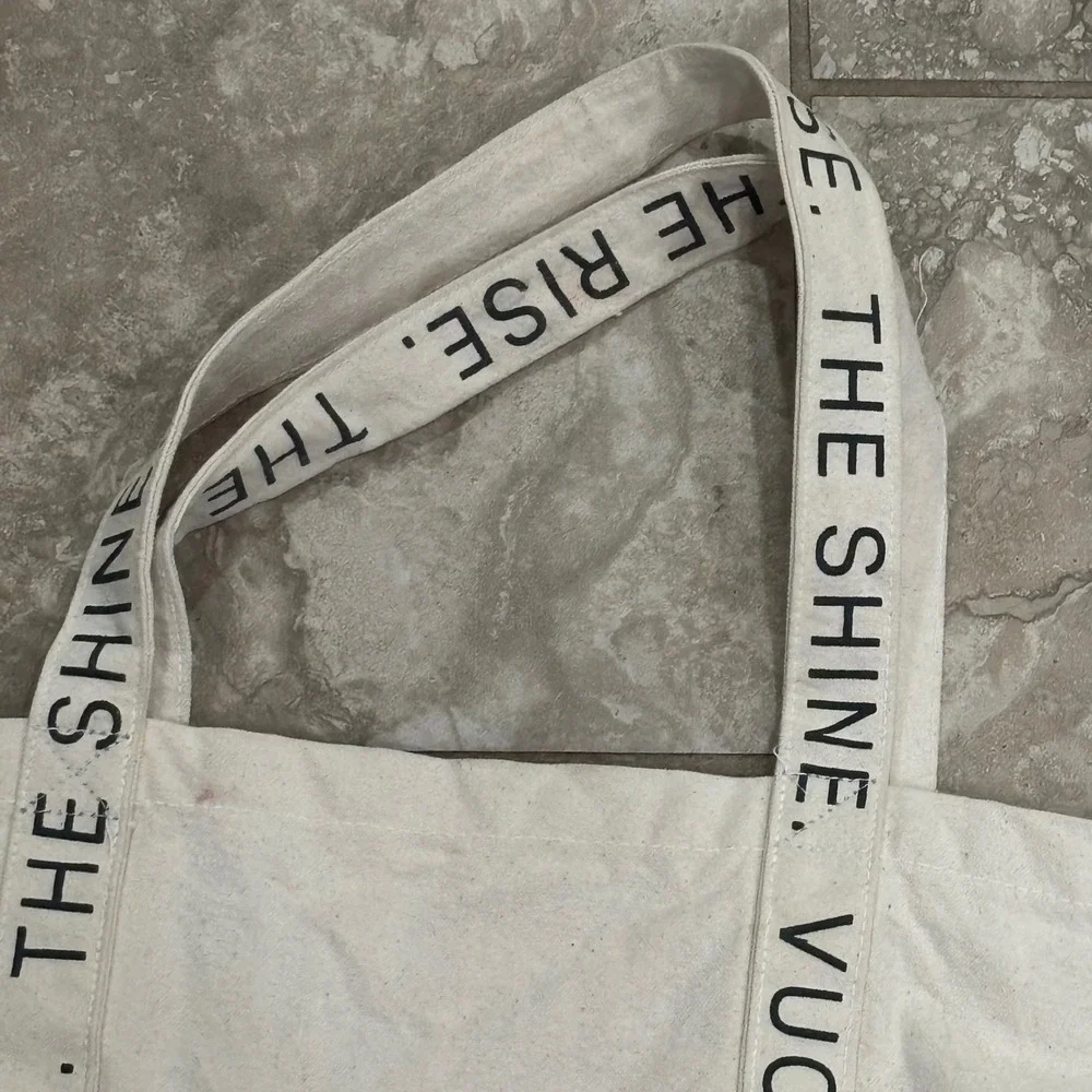 Vuori The Rise The Shine Canvas Tote Bag Cream‎ Oversized Shopper Gym Beach Bag